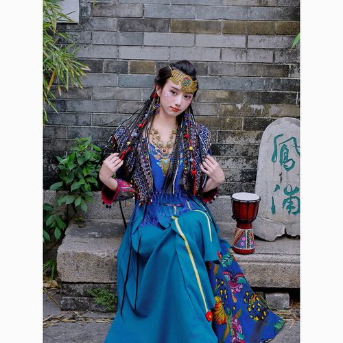 苗疆异域旅行民族传统长裙套装跳舞两人故事复古敦煌旅游动漫服饰