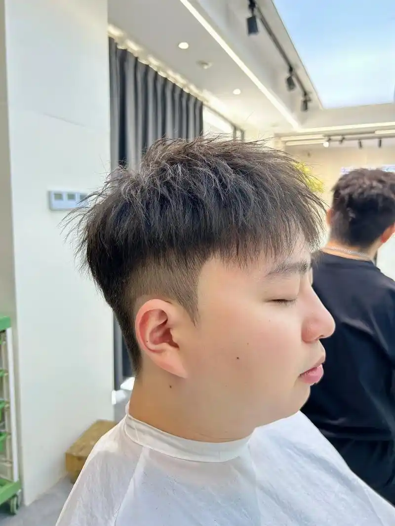 烟花碎盖93摩根碎盖 圆脸发型必备!少年感十足的一款烟花碎盖!