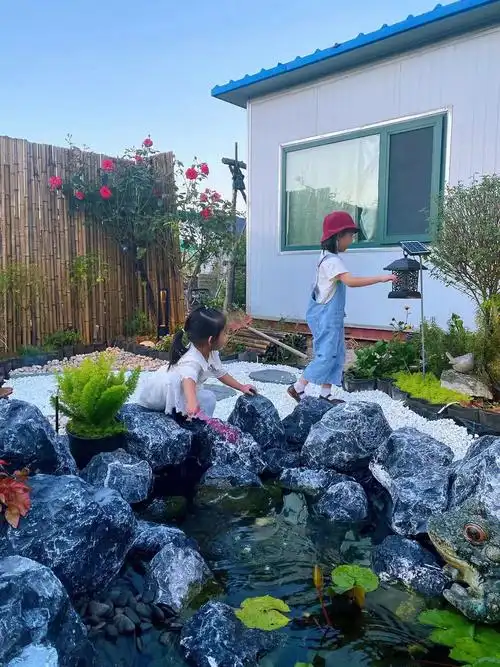 黑山石鱼池围边驳岸效果