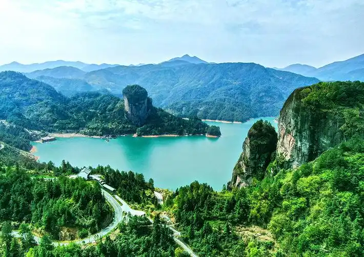 上饶市广丰区及铜钹山景区,从各方面.