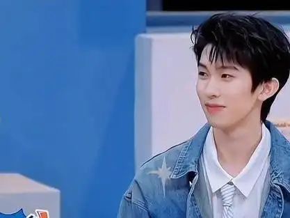 是笑起来眼睛弯弯的墨儿啊综艺黄其淋