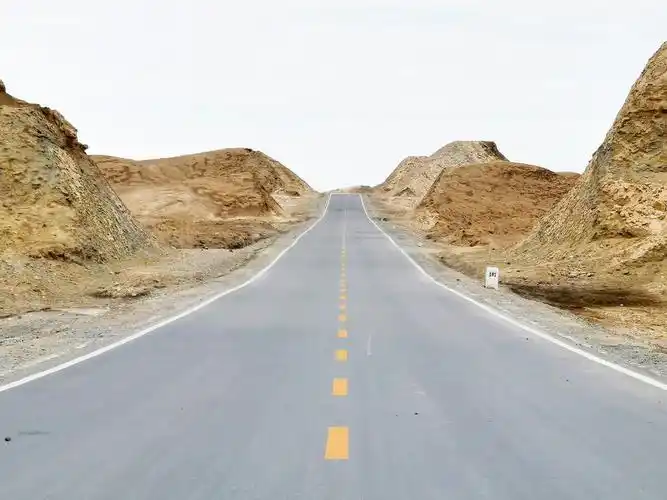 215国道雅丹地貌无人区一路惊喜