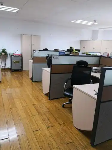 安检站综合办开展办公室环境卫生检查工作