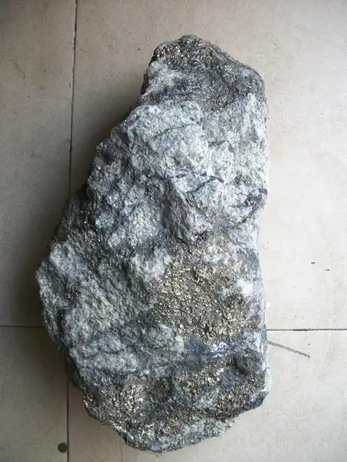 山东莱州金矿石原石摆件  自然光线实物拍摄