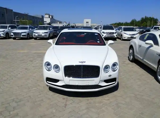 2017款宾利飞驰欧规版v8白红现车多少钱宾利飞驰价格宾利欧陆配置