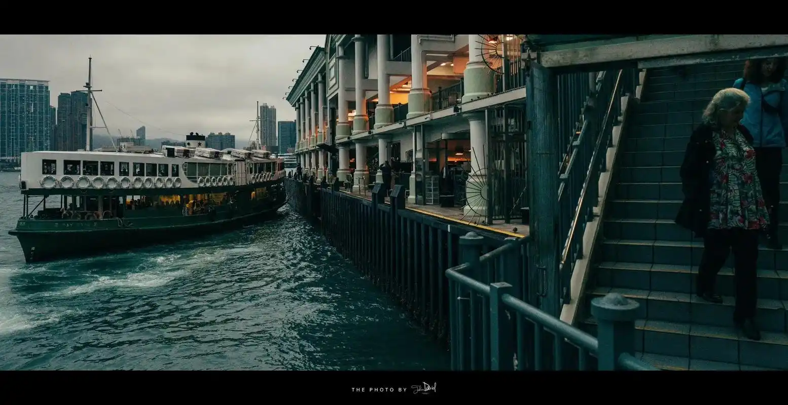 香港的每一条街道都像电影截图90.