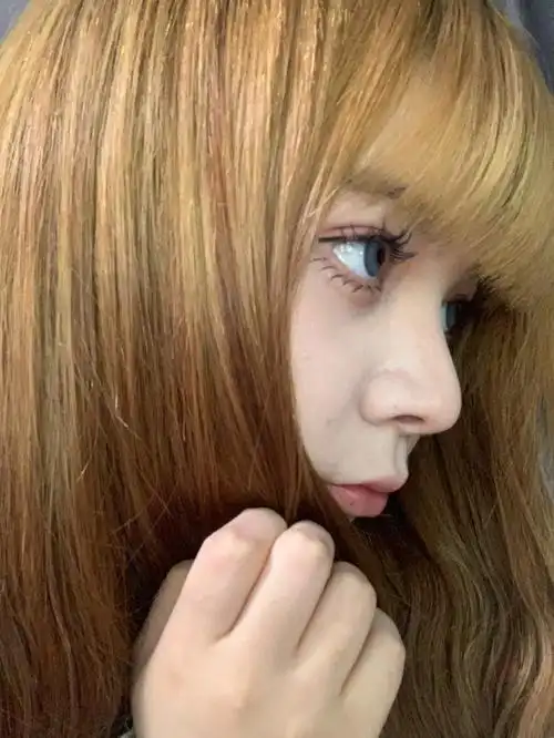 鼻综合  鼻子自然又很挺 现在感觉不流行小翘鼻了 太像网红了 要盏浇