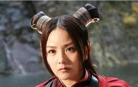 再度翻拍成几个系列,在《封神榜之武王伐纣》中由冼色丽出演哪吒