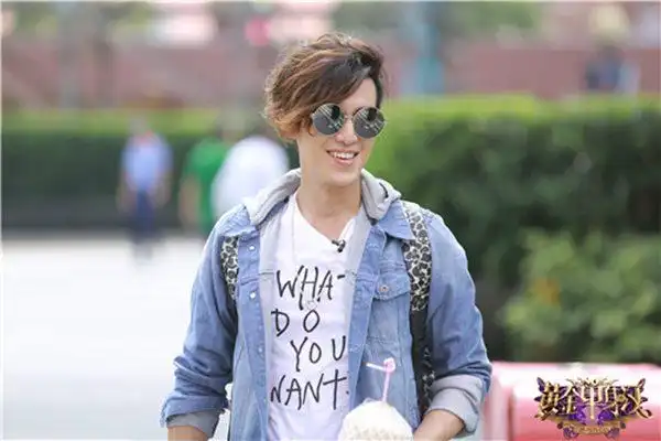 《黄金单身汉》陈楚河跳舞太辣眼! 表情包女王小德"晕厥"