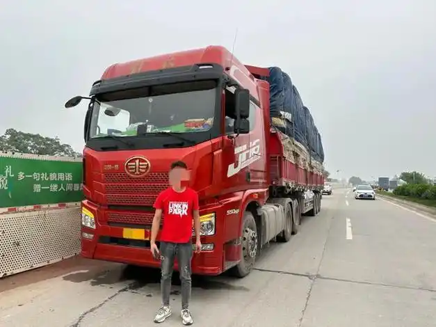【葵警说法】男子持c1证驾驶重型货车,准驾车型不符被拘留