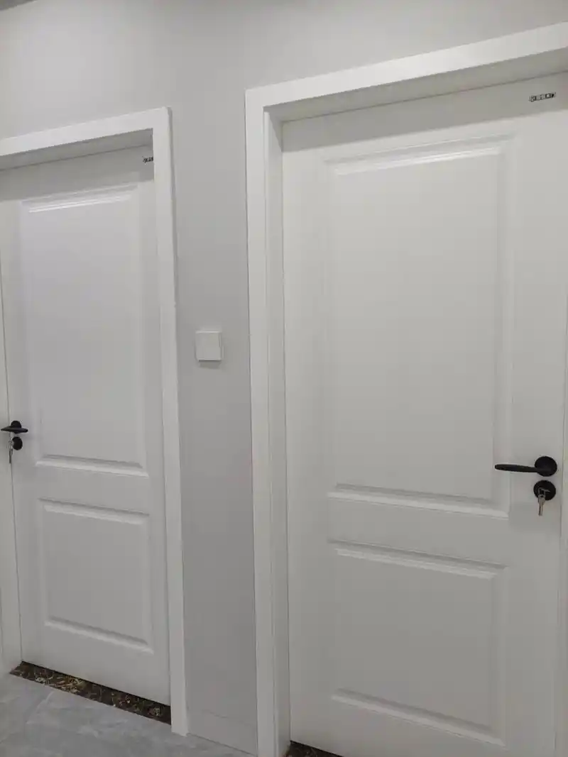 听我的,一定要选纯白 当初要求用纯白色门的时候,都跟我说纯白会变色