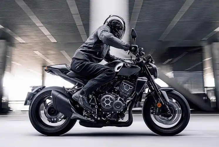 黑色大黄蜂本田cb1000rblackedition发售