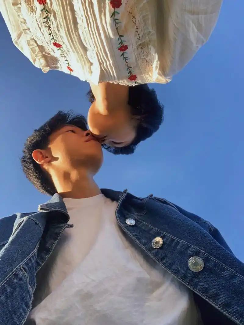 创意情侣拍照91被赞爆的情侣合照pose来啦!