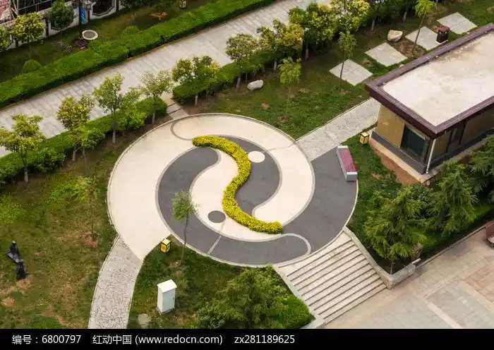 鸟瞰八卦造型花园