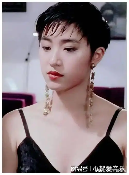 陈法蓉气质港姐情路坎坷短发造型面对镜头美貌不减当年