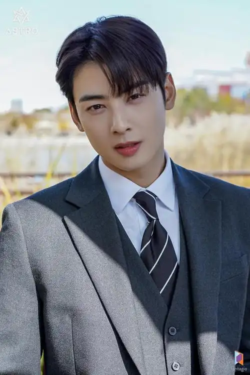 车银优韩剧中变身"打伞男神",网友吐槽公司,提高下修图技术吧|韩国