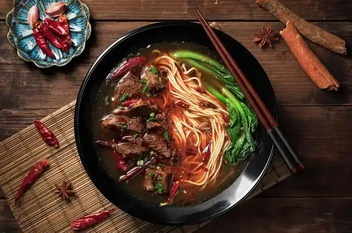 香辣牛肉面图片