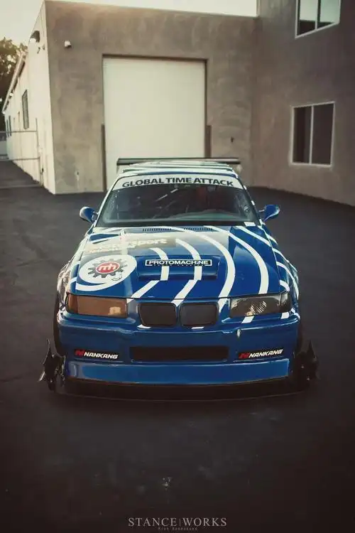 打造最速宝马e36赛车,7.1排量v8发动机