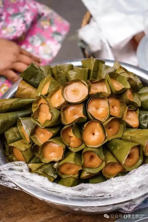 美食琳琅满目汇聚着傣族,景颇族,阿昌族德昂族,傈僳族等多种民族特色