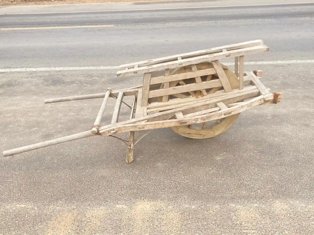 民俗老物件 #农村老物件 木推车#一线下乡收货 崇拜生命里 - 抖音