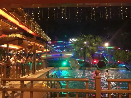 长隆水上乐园的几个孩子们