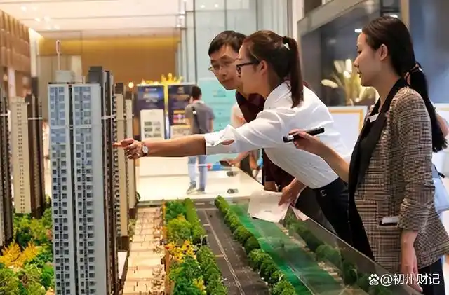 售楼部的销售人员在就业市场中,更换频率往往很高,然而一些形象良好