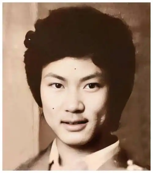 演员郭冬临:10岁站台,穷到吃残羹剩饭,58岁为何仍是单身未婚