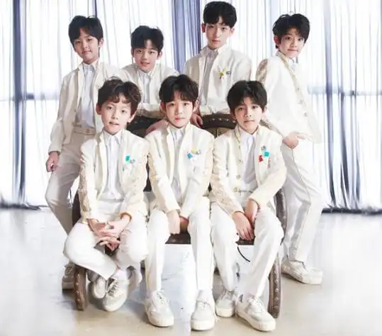 yhboys登陆粉丝嘉年华整齐刀群舞惊艳全场