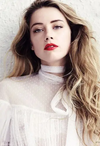 超明明星娱乐讯 美国影视演员艾梅柏-希尔德(amber heard)近日登上