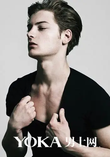 男为悦己者容 巴西男模整容成芭比男友