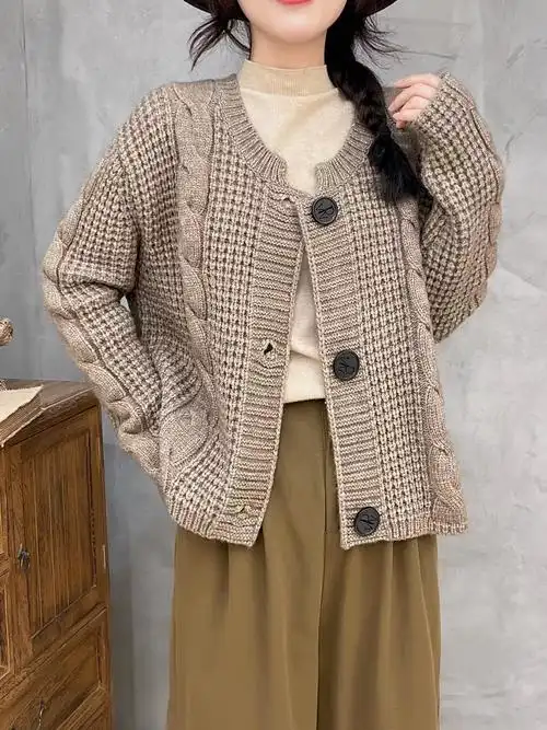 2023年秋冬季新款毛衣外套女宽松长袖圆领粗棒针开衫针织衫-阿里巴巴