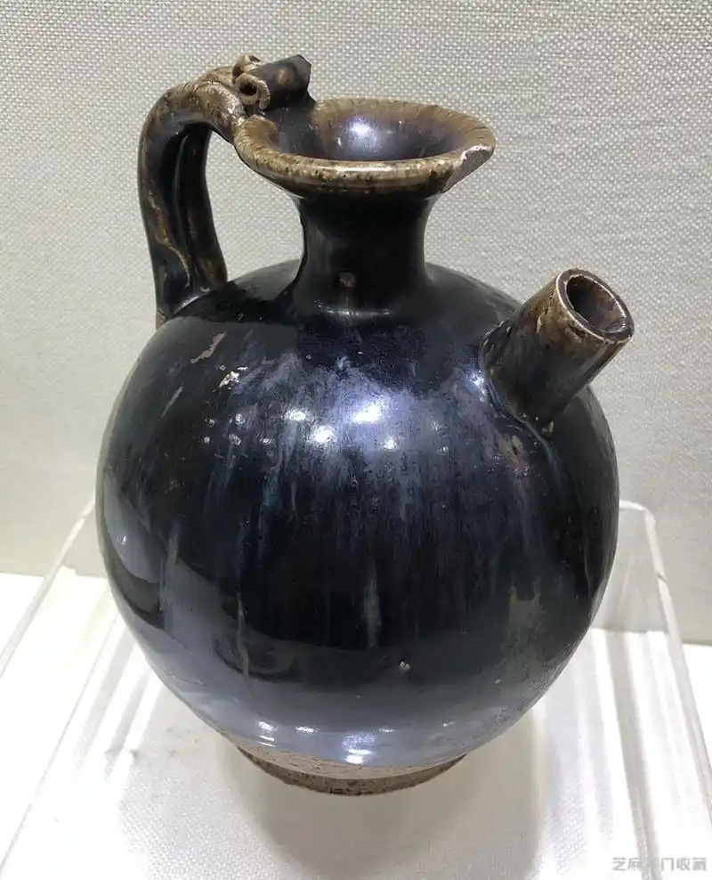 唐代河北邢窑黑釉执壶