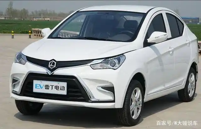 雷丁小骑士电动车测评搭载4000w电机空间充裕续航150公里