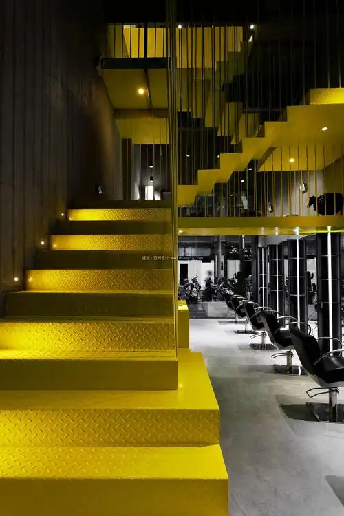 高档潮流美发店装修图片