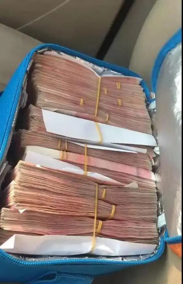 长沙豪车司机掏14万当场买下被撞车警方谣言赔偿八千