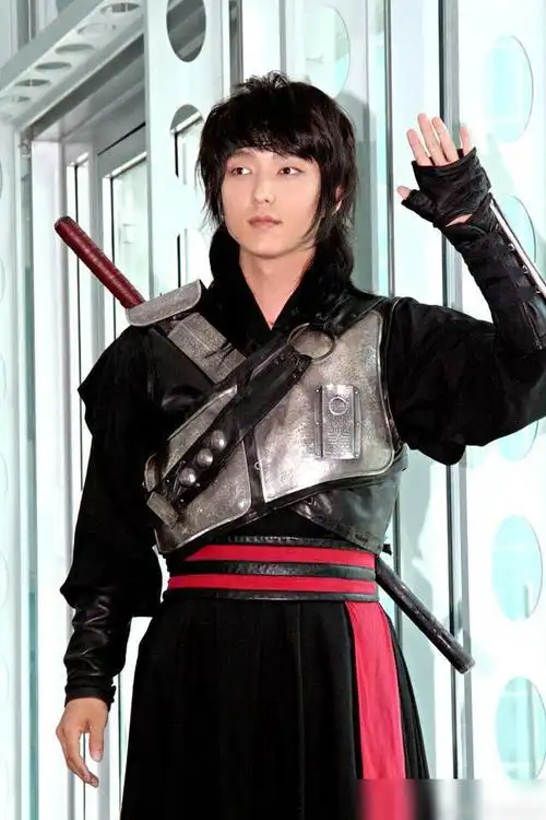 韩剧一枝梅李准基在剧中的两个父亲给孩子这一生带来了