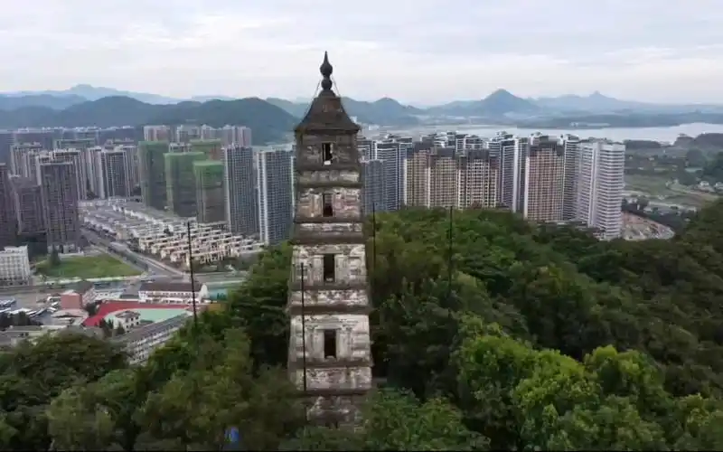 航拍杭州临安功臣塔