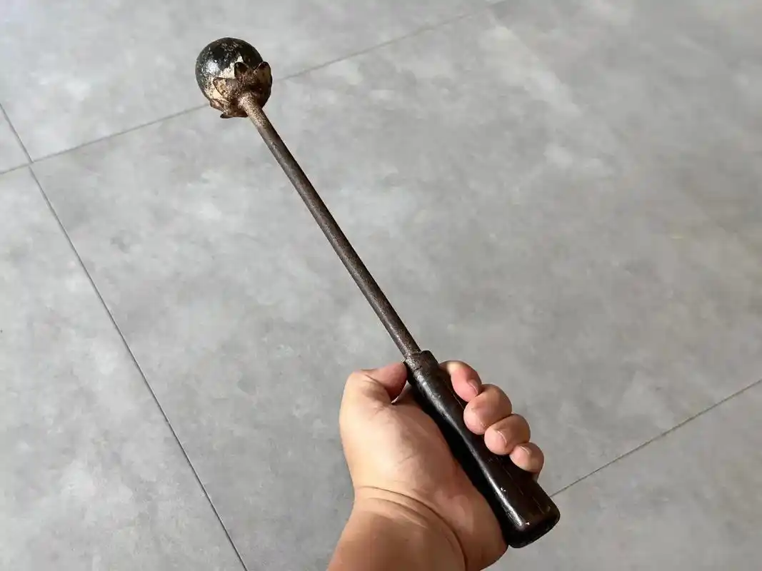 『佛门短兵器 61 武僧 莲花铁锤』 .