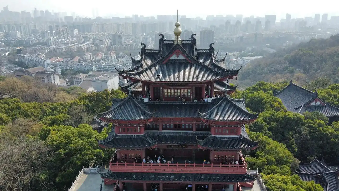 杭州吴山城隍阁风光无限好.对于我而言,知道和喜欢上杭州西湖, - 抖音