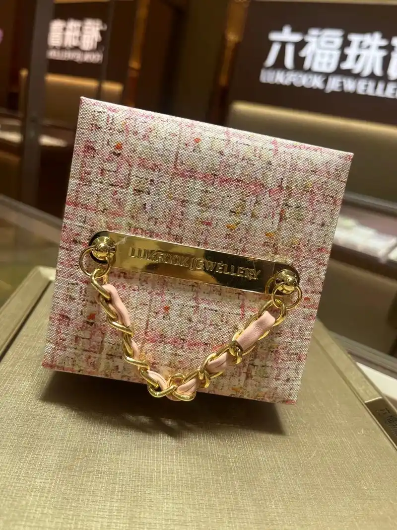 六福珠宝圣诞节限量款小香风首饰盒