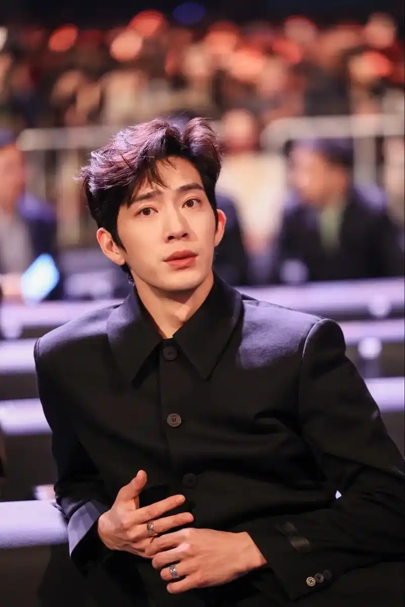 微博井柏然年度质感演员