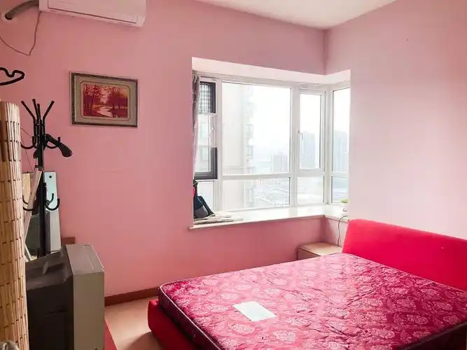 出租房子南岸区骏逸天下89平两室一厅地铁步行10分钟门口就是公交站高