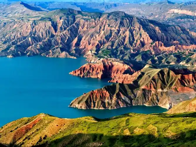 p>柴达木盆地,是中国三大 a target="_blank" href="/item/内陆盆地