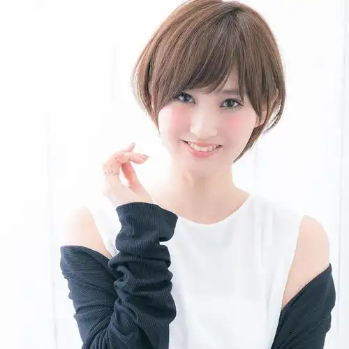 圆脸女生剪短发要记住这三点按这八款发型设计减龄瘦脸更时尚