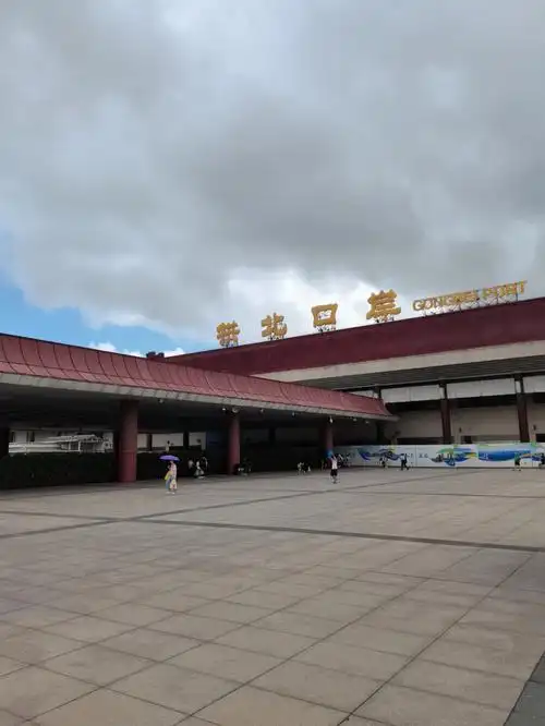 早安拱北口岸终于热闹起来了