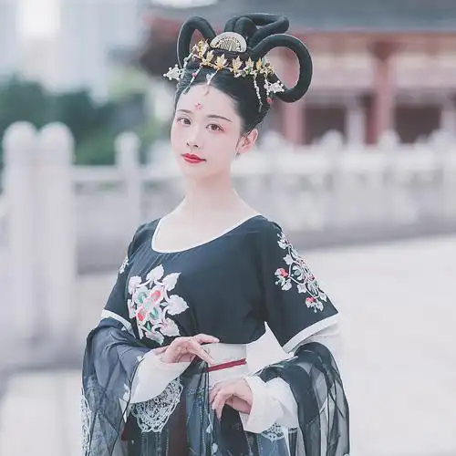 青泠谷飞仙原创敦煌汉服女坦领唐制新款齐腰襦裙夏装绣花半臂套装