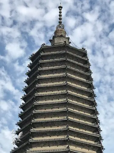锦州广济寺(一)广济寺塔,建于辽道宗清宁三年(1057年),砖实心密檐式