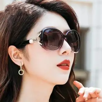 暴龙十大品牌墨镜女妈妈款偏光太阳镜女2022年新款感眼镜防黑色大方