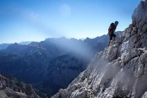 攀登霍赫布拉森山