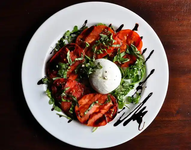 caprese salad 1200